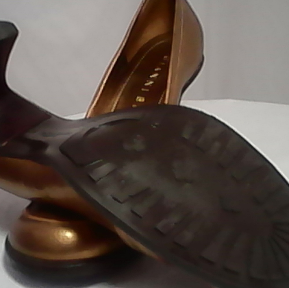 Shoes - Picture 4 of 4